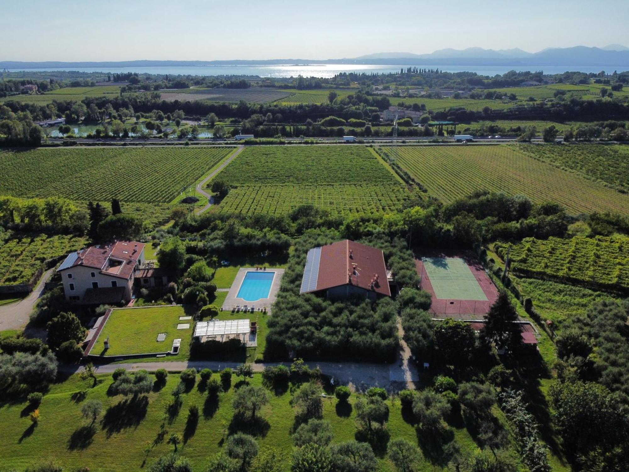Casa Ghirlanda Con Piscina E Campo Da Tennis Lazise Bagian luar foto